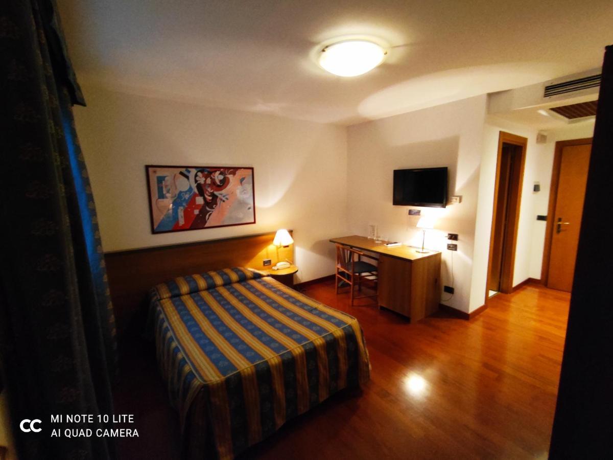 Hotel Luna Vigonovo  Buitenkant foto